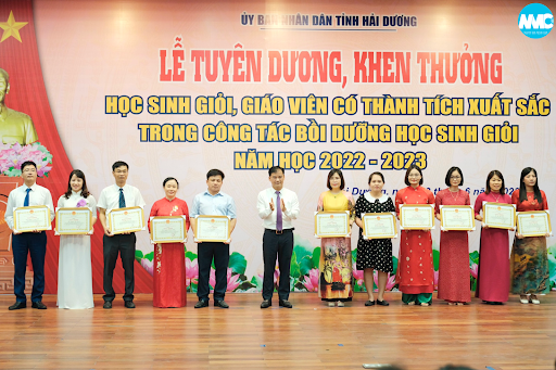 Lễ Tuyên dương, khen thưởng học sinh giỏi, giáo viên có thành tích xuất sắc trong công tác bồi dưỡng học sinh giỏi năm học 2022-2023